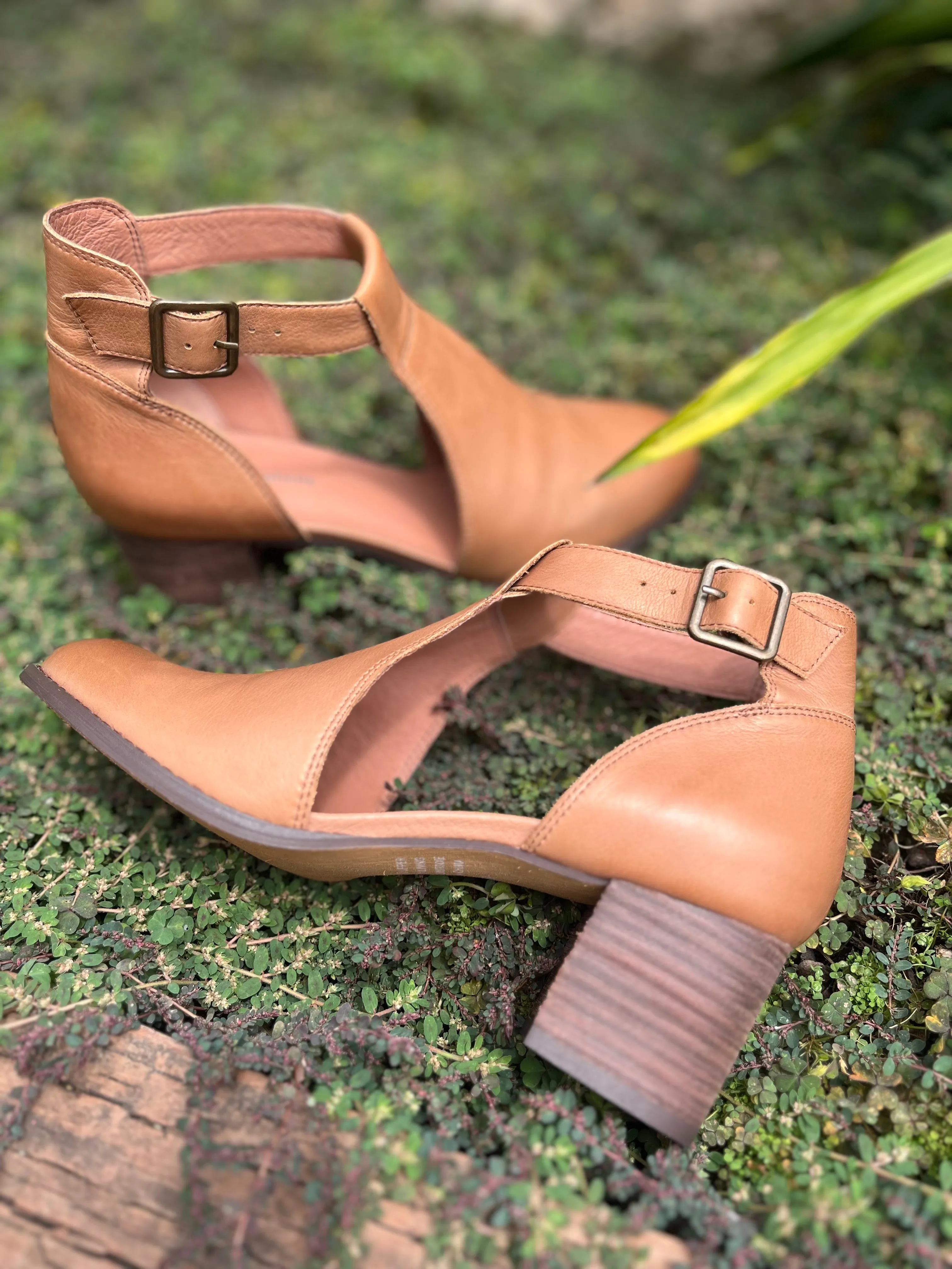 Shakila Leather Boot - Cognac/Chocolate